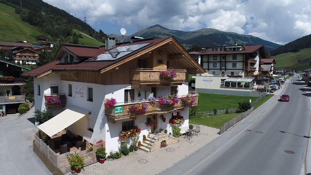 Gaestehaus Die Geislerin แกร์ลอส ภายนอก รูปภาพ